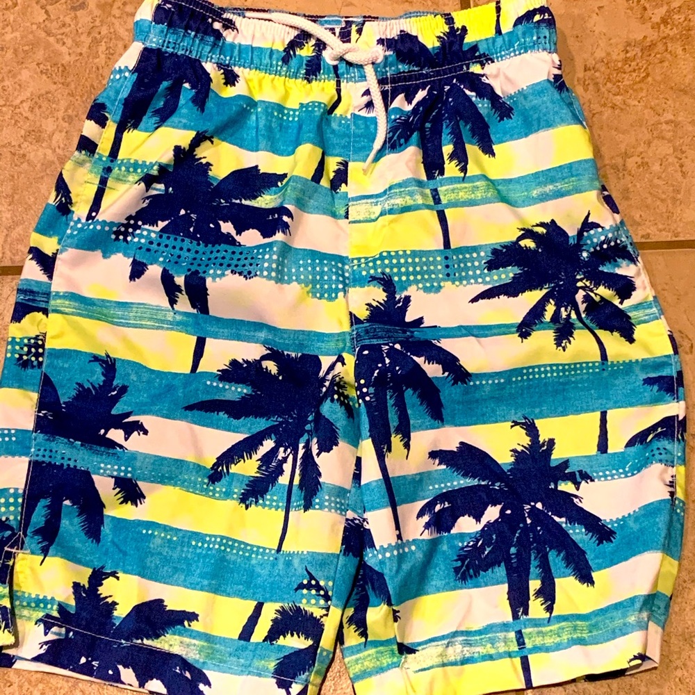 Boys swim shorts size L (10/12)